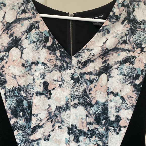 Club Monaco floral sheath like day dress with textured fabric short sleeves - Picture 3 of 8